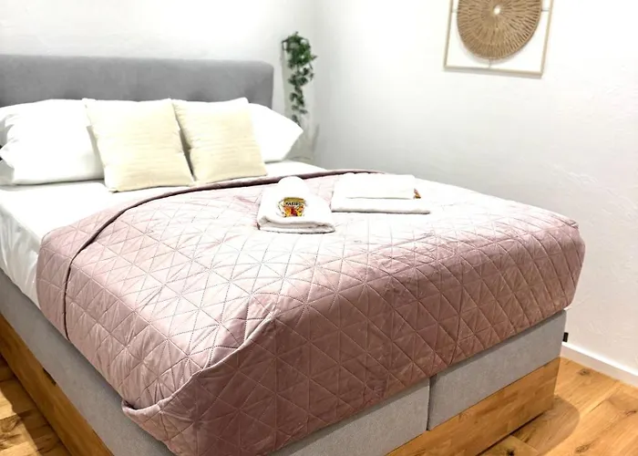 Lägenhet Niro I Exklusive Residenz - Historischer Ballsaal